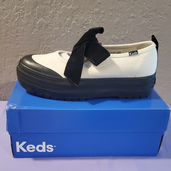 Keds Shoes - Keds White and Black Classic Sneakers